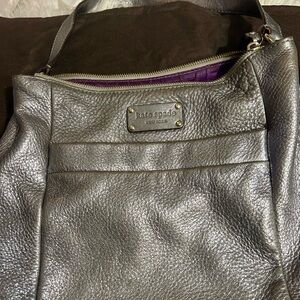 💗💗💗Kate Spade Silver Bag with Textured Leather and Quality Craftsmanship